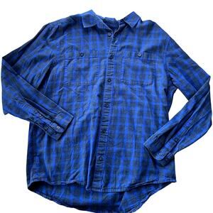 Patagonia Men's Flannel Button Down Size L Blue and Black